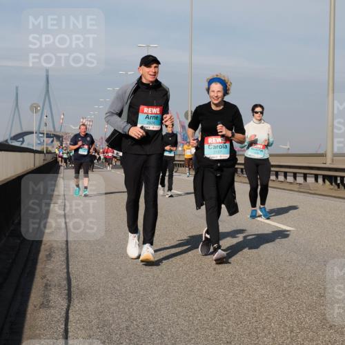 03.10.2025 - Köhlbrandbrückenlauf Fabian Wolf http://msf.ph/oto/9066426 03.10.2025 10:09:24 Position 3 2526, 2, 2557 meine-sportfotos.de
