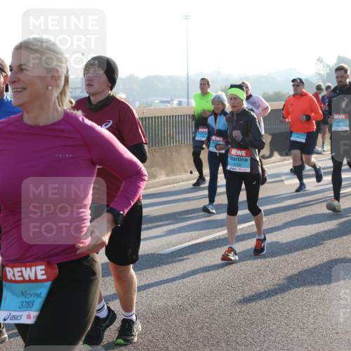 03.10.2025 - Köhlbrandbrückenlauf Lena Gebhardt http://msf.ph/oto/9066428 03.10.2025 09:23:08 Position 1 3783, 3252 meine-sportfotos.de