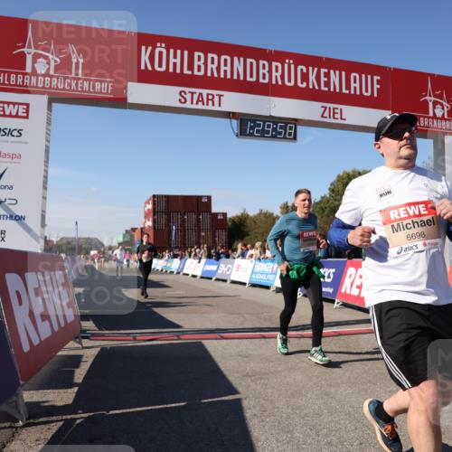 03.10.2025 - Köhlbrandbrückenlauf Lena Gebhardt http://msf.ph/oto/9066429 03.10.2025 13:29:59 Ziel 4459, 4714, 4825, 5369, 5587, 5621, 5930, 5944, 6066, 6234, 6570, 6698 meine-sportfotos.de