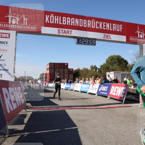 03.10.2025 - Köhlbrandbrückenlauf Lena Gebhardt http://msf.ph/oto/9066437 03.10.2025 13:30:00 Ziel 4459, 4714, 4825, 5369, 5587, 5621, 5930, 5944, 6066, 6234, 6570, 6698 meine-sportfotos.de