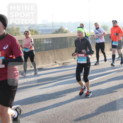 03.10.2025 - Köhlbrandbrückenlauf Lena Gebhardt http://msf.ph/oto/9066441 03.10.2025 09:23:09 Position 1 20, 3252 meine-sportfotos.de