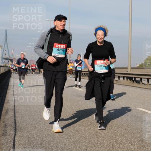 03.10.2025 - Köhlbrandbrückenlauf Fabian Wolf http://msf.ph/oto/9066444 03.10.2025 10:09:25 Position 3 2526, 2557 meine-sportfotos.de