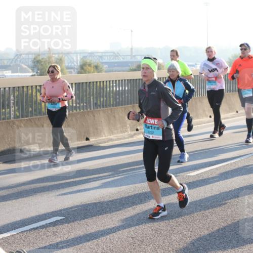 03.10.2025 - Köhlbrandbrückenlauf Lena Gebhardt http://msf.ph/oto/9066458 03.10.2025 09:23:09 Position 1 1683, 3252, 3144 meine-sportfotos.de