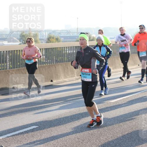03.10.2025 - Köhlbrandbrückenlauf Lena Gebhardt http://msf.ph/oto/9066461 03.10.2025 09:23:09 Position 1 1683, 3252, 3144 meine-sportfotos.de