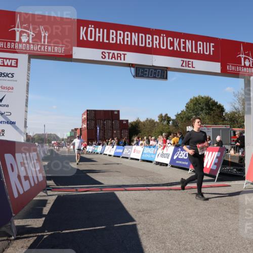 03.10.2025 - Köhlbrandbrückenlauf Lena Gebhardt http://msf.ph/oto/9066464 03.10.2025 13:30:01 Ziel 4459, 4825, 5369, 5398, 5587, 5621, 5930, 5944, 6234, 6570, 6698 meine-sportfotos.de