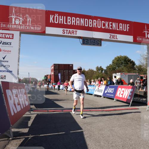 03.10.2025 - Köhlbrandbrückenlauf Lena Gebhardt http://msf.ph/oto/9066470 03.10.2025 13:30:05 Ziel 4459, 5038, 5151, 5153, 5161, 5369, 5398, 5587, 5621, 6570, 6698 meine-sportfotos.de