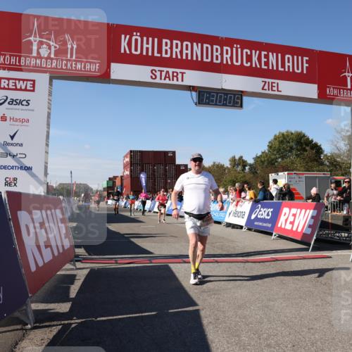 03.10.2025 - Köhlbrandbrückenlauf Lena Gebhardt http://msf.ph/oto/9066474 03.10.2025 13:30:05 Ziel 4459, 5038, 5151, 5153, 5161, 5369, 5398, 5587, 5621, 6570, 6698 meine-sportfotos.de