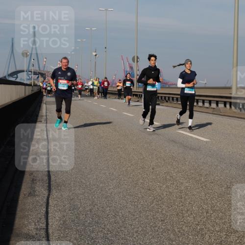 03.10.2025 - Köhlbrandbrückenlauf Fabian Wolf http://msf.ph/oto/9066478 03.10.2025 10:09:27 Position 3  meine-sportfotos.de