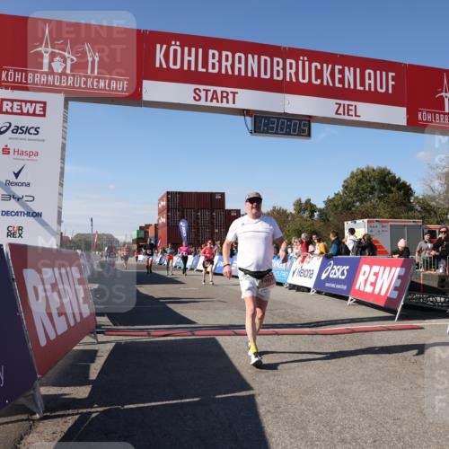 03.10.2025 - Köhlbrandbrückenlauf Lena Gebhardt http://msf.ph/oto/9066480 03.10.2025 13:30:05 Ziel 4459, 5038, 5151, 5153, 5161, 5369, 5398, 5587, 5621, 6570, 6698 meine-sportfotos.de