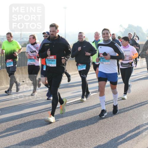 03.10.2025 - Köhlbrandbrückenlauf Lena Gebhardt http://msf.ph/oto/9066492 03.10.2025 09:23:10 Position 1 3570, 3144, 1820, 3843, 3148 meine-sportfotos.de