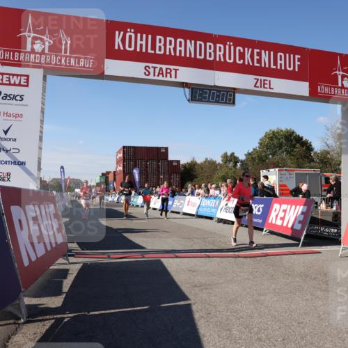 03.10.2025 - Köhlbrandbrückenlauf Lena Gebhardt http://msf.ph/oto/9066516 03.10.2025 13:30:08 Ziel 4459, 5038, 5079, 5151, 5153, 5161, 5369, 5398 meine-sportfotos.de