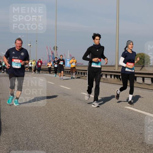 03.10.2025 - Köhlbrandbrückenlauf Fabian Wolf http://msf.ph/oto/9066529 03.10.2025 10:09:29 Position 3 1908 meine-sportfotos.de