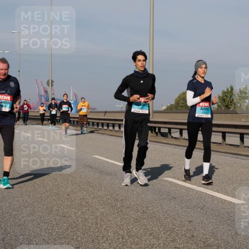 03.10.2025 - Köhlbrandbrückenlauf Fabian Wolf http://msf.ph/oto/9066545 03.10.2025 10:09:30 Position 3 08, 2264, 2263 meine-sportfotos.de