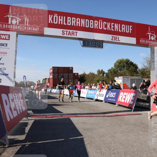 03.10.2025 - Köhlbrandbrückenlauf Lena Gebhardt http://msf.ph/oto/9066549 03.10.2025 13:30:09 Ziel 4459, 5038, 5079, 5151, 5153, 5161, 5369, 5398 meine-sportfotos.de