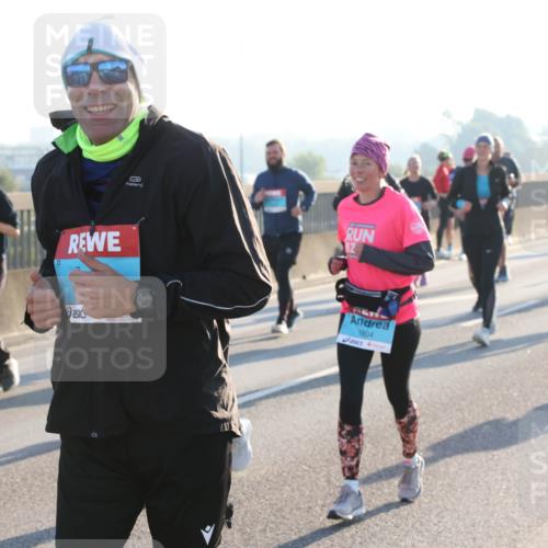 03.10.2025 - Köhlbrandbrückenlauf Lena Gebhardt http://msf.ph/oto/9066552 03.10.2025 09:23:12 Position 1 1804 meine-sportfotos.de