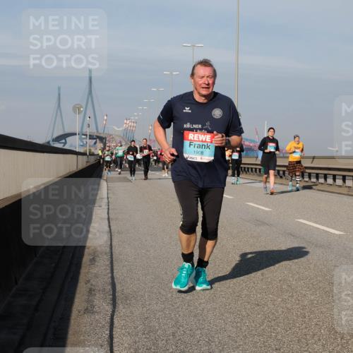 03.10.2025 - Köhlbrandbrückenlauf Fabian Wolf http://msf.ph/oto/9066556 03.10.2025 10:09:31 Position 3 1908 meine-sportfotos.de