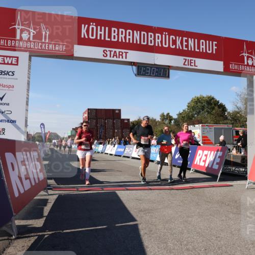 03.10.2025 - Köhlbrandbrückenlauf Lena Gebhardt http://msf.ph/oto/9066560 03.10.2025 13:30:11 Ziel 4459, 5038, 5079, 5151, 5153, 5161, 5398 meine-sportfotos.de