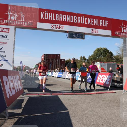 03.10.2025 - Köhlbrandbrückenlauf Lena Gebhardt http://msf.ph/oto/9066566 03.10.2025 13:30:11 Ziel 4459, 5038, 5079, 5151, 5153, 5161, 5398 meine-sportfotos.de