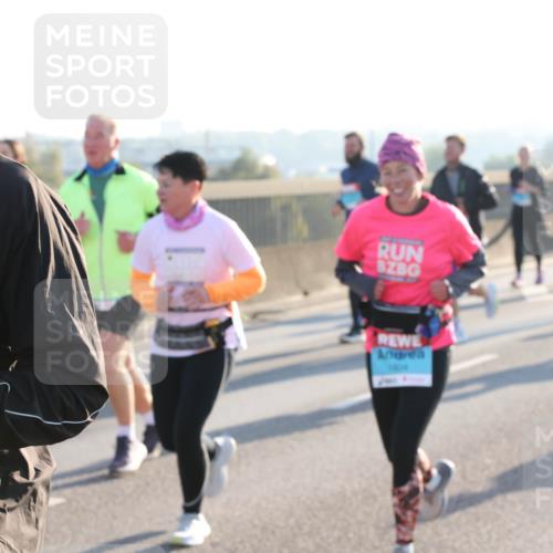 03.10.2025 - Köhlbrandbrückenlauf Lena Gebhardt http://msf.ph/oto/9066569 03.10.2025 09:23:12 Position 1  meine-sportfotos.de