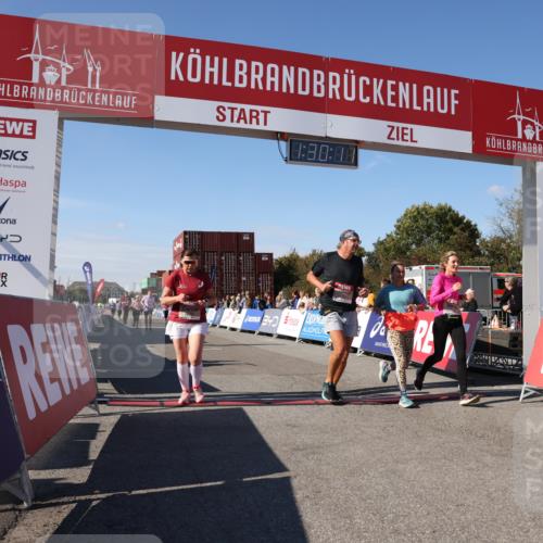 03.10.2025 - Köhlbrandbrückenlauf Lena Gebhardt http://msf.ph/oto/9066571 03.10.2025 13:30:12 Ziel 4459, 5038, 5079, 5151, 5153, 5161, 5174, 5398 meine-sportfotos.de