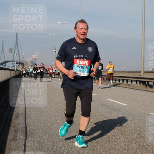 03.10.2025 - Köhlbrandbrückenlauf Fabian Wolf http://msf.ph/oto/9066572 03.10.2025 10:09:32 Position 3 1908 meine-sportfotos.de