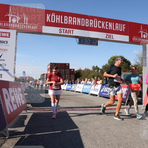 03.10.2025 - Köhlbrandbrückenlauf Lena Gebhardt http://msf.ph/oto/9066575 03.10.2025 13:30:13 Ziel 4459, 5038, 5079, 5151, 5153, 5161, 5174, 5398, 6219 meine-sportfotos.de