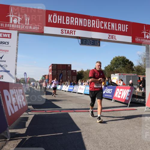 03.10.2025 - Köhlbrandbrückenlauf Lena Gebhardt http://msf.ph/oto/9066616 03.10.2025 13:30:16 Ziel 4823, 5038, 5079, 5151, 5153, 5157, 5161, 5174, 5233, 5398, 6219 meine-sportfotos.de