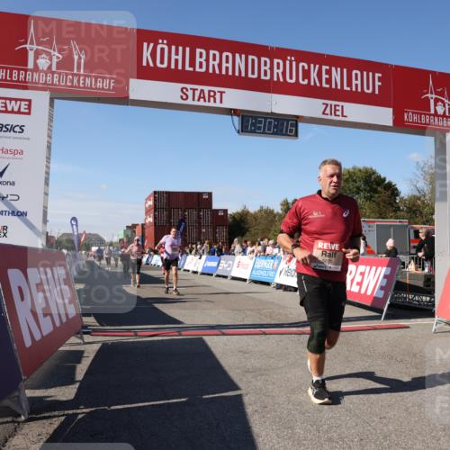 03.10.2025 - Köhlbrandbrückenlauf Lena Gebhardt http://msf.ph/oto/9066625 03.10.2025 13:30:17 Ziel 4823, 5038, 5079, 5151, 5153, 5157, 5161, 5174, 5233, 5398, 6219 meine-sportfotos.de