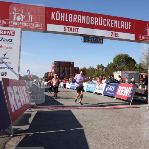 03.10.2025 - Köhlbrandbrückenlauf Lena Gebhardt http://msf.ph/oto/9066629 03.10.2025 13:30:19 Ziel 4823, 5038, 5079, 5151, 5153, 5157, 5161, 5174, 5233, 6078, 6219 meine-sportfotos.de