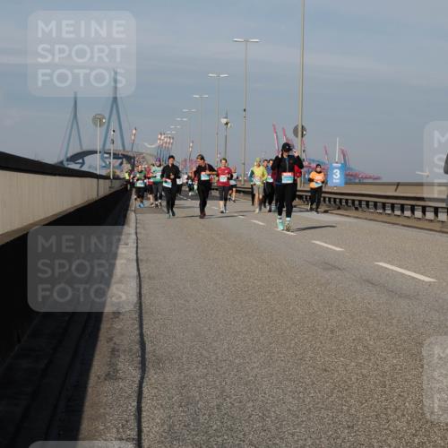 03.10.2025 - Köhlbrandbrückenlauf Fabian Wolf http://msf.ph/oto/9066637 03.10.2025 10:09:35 Position 3 2621 meine-sportfotos.de