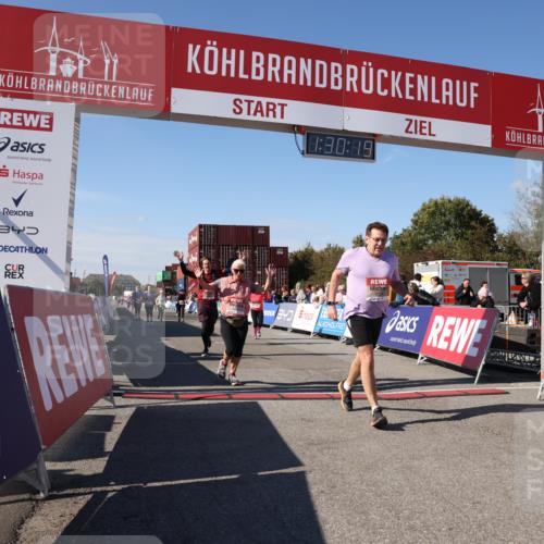 03.10.2025 - Köhlbrandbrückenlauf Lena Gebhardt http://msf.ph/oto/9066639 03.10.2025 13:30:20 Ziel 4823, 4927, 5017, 5038, 5060, 5079, 5151, 5153, 5157, 5161, 5174, 5233, 6078, 6219 meine-sportfotos.de