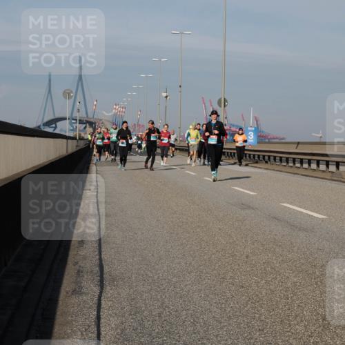 03.10.2025 - Köhlbrandbrückenlauf Fabian Wolf http://msf.ph/oto/9066649 03.10.2025 10:09:35 Position 3  meine-sportfotos.de
