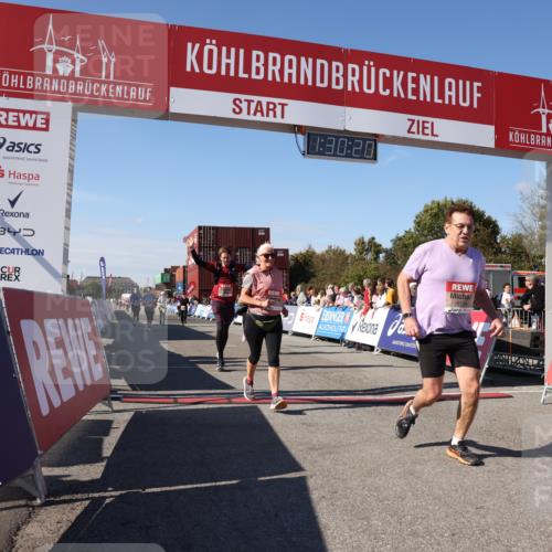 03.10.2025 - Köhlbrandbrückenlauf Lena Gebhardt http://msf.ph/oto/9066654 03.10.2025 13:30:20 Ziel 4823, 4927, 5017, 5038, 5060, 5079, 5151, 5153, 5157, 5161, 5174, 5233, 6078, 6219 meine-sportfotos.de