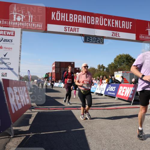 03.10.2025 - Köhlbrandbrückenlauf Lena Gebhardt http://msf.ph/oto/9066658 03.10.2025 13:30:21 Ziel 4823, 4927, 5017, 5038, 5060, 5079, 5151, 5153, 5157, 5161, 5174, 5233, 6078, 6219 meine-sportfotos.de