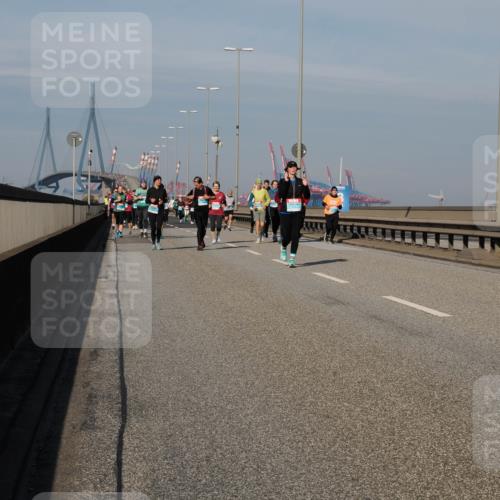 03.10.2025 - Köhlbrandbrückenlauf Fabian Wolf http://msf.ph/oto/9066659 03.10.2025 10:09:36 Position 3 2621 meine-sportfotos.de