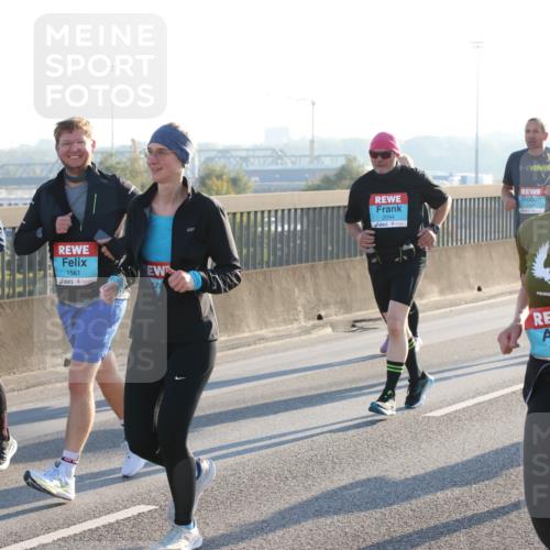 03.10.2025 - Köhlbrandbrückenlauf Lena Gebhardt http://msf.ph/oto/9066661 03.10.2025 09:23:15 Position 1 1561, 2094, 3108 meine-sportfotos.de