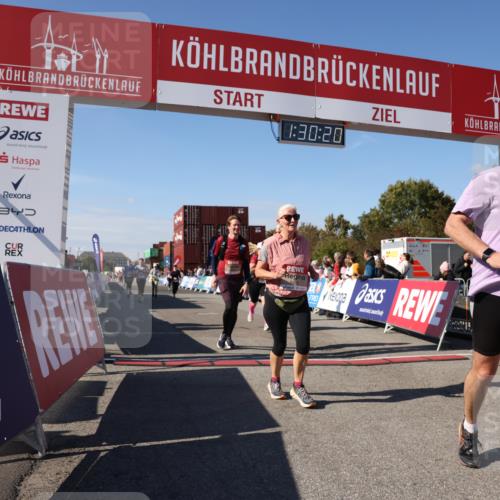 03.10.2025 - Köhlbrandbrückenlauf Lena Gebhardt http://msf.ph/oto/9066664 03.10.2025 13:30:21 Ziel 4823, 4927, 5017, 5038, 5060, 5079, 5151, 5153, 5157, 5161, 5174, 5233, 6078, 6219 meine-sportfotos.de