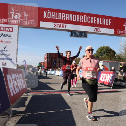 03.10.2025 - Köhlbrandbrückenlauf Lena Gebhardt http://msf.ph/oto/9066676 03.10.2025 13:30:21 Ziel 4823, 4927, 5017, 5038, 5060, 5079, 5151, 5153, 5157, 5161, 5174, 5233, 6078, 6219 meine-sportfotos.de