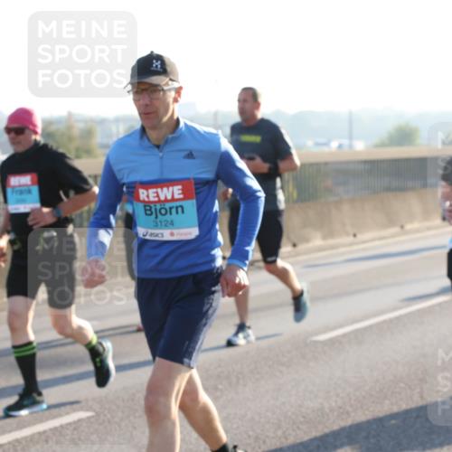 03.10.2025 - Köhlbrandbrückenlauf Lena Gebhardt http://msf.ph/oto/9066698 03.10.2025 09:23:16 Position 1 3124 meine-sportfotos.de