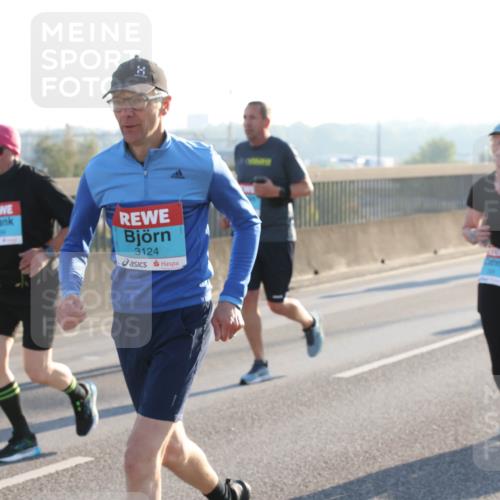 03.10.2025 - Köhlbrandbrückenlauf Lena Gebhardt http://msf.ph/oto/9066701 03.10.2025 09:23:16 Position 1 3124 meine-sportfotos.de