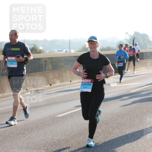 03.10.2025 - Köhlbrandbrückenlauf Lena Gebhardt http://msf.ph/oto/9066706 03.10.2025 09:23:16 Position 1 2006 meine-sportfotos.de