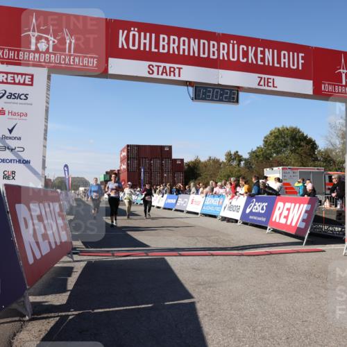 03.10.2025 - Köhlbrandbrückenlauf Lena Gebhardt http://msf.ph/oto/9066709 03.10.2025 13:30:24 Ziel 4823, 4927, 5017, 5060, 5079, 5157, 5174, 5233, 6078, 6219 meine-sportfotos.de
