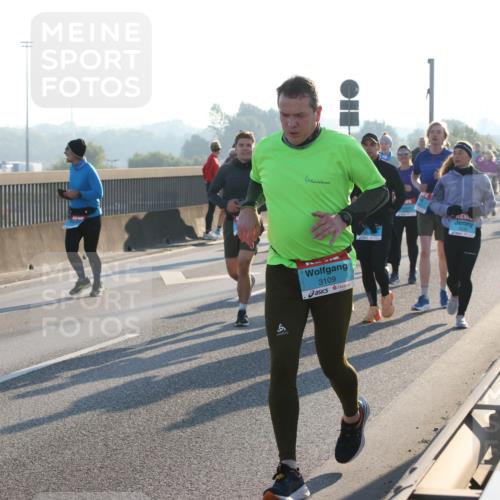 03.10.2025 - Köhlbrandbrückenlauf Lena Gebhardt http://msf.ph/oto/9066731 03.10.2025 09:23:18 Position 1 3109 meine-sportfotos.de