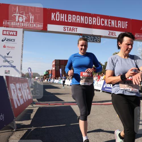 03.10.2025 - Köhlbrandbrückenlauf Lena Gebhardt http://msf.ph/oto/9066732 03.10.2025 13:30:28 Ziel 4823, 4927, 5017, 5060, 5157, 5174, 5233, 5346, 6078, 6219 meine-sportfotos.de