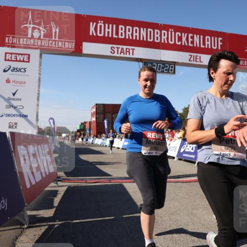 03.10.2025 - Köhlbrandbrückenlauf Lena Gebhardt http://msf.ph/oto/9066736 03.10.2025 13:30:28 Ziel 4823, 4927, 5017, 5060, 5157, 5174, 5233, 5346, 6078, 6219 meine-sportfotos.de