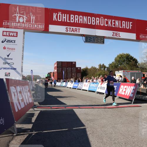 03.10.2025 - Köhlbrandbrückenlauf Lena Gebhardt http://msf.ph/oto/9066740 03.10.2025 13:30:32 Ziel 4927, 5017, 5060, 5157, 5346, 6078 meine-sportfotos.de