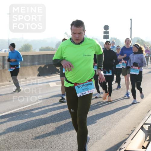 03.10.2025 - Köhlbrandbrückenlauf Lena Gebhardt http://msf.ph/oto/9066741 03.10.2025 09:23:18 Position 1 3109 meine-sportfotos.de