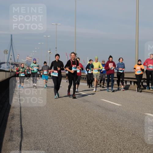 03.10.2025 - Köhlbrandbrückenlauf Fabian Wolf http://msf.ph/oto/9066756 03.10.2025 10:09:43 Position 3  meine-sportfotos.de