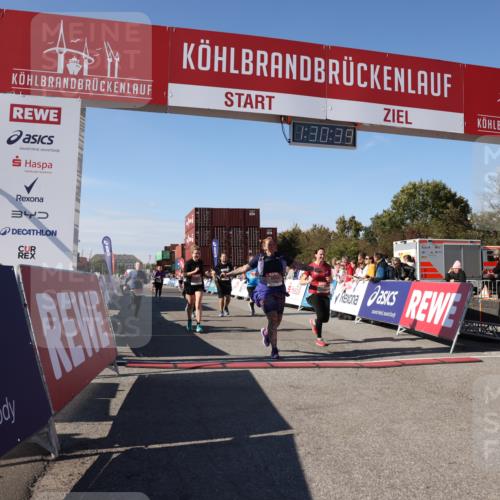 03.10.2025 - Köhlbrandbrückenlauf Lena Gebhardt http://msf.ph/oto/9066763 03.10.2025 13:30:39 Ziel 4355, 4840, 4841, 5289, 5346, 6170, 6223, 6347 meine-sportfotos.de