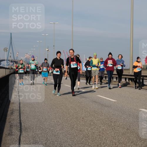 03.10.2025 - Köhlbrandbrückenlauf Fabian Wolf http://msf.ph/oto/9066766 03.10.2025 10:09:44 Position 3  meine-sportfotos.de